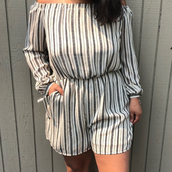 Off the shoulder romper - Picture 2 of 3